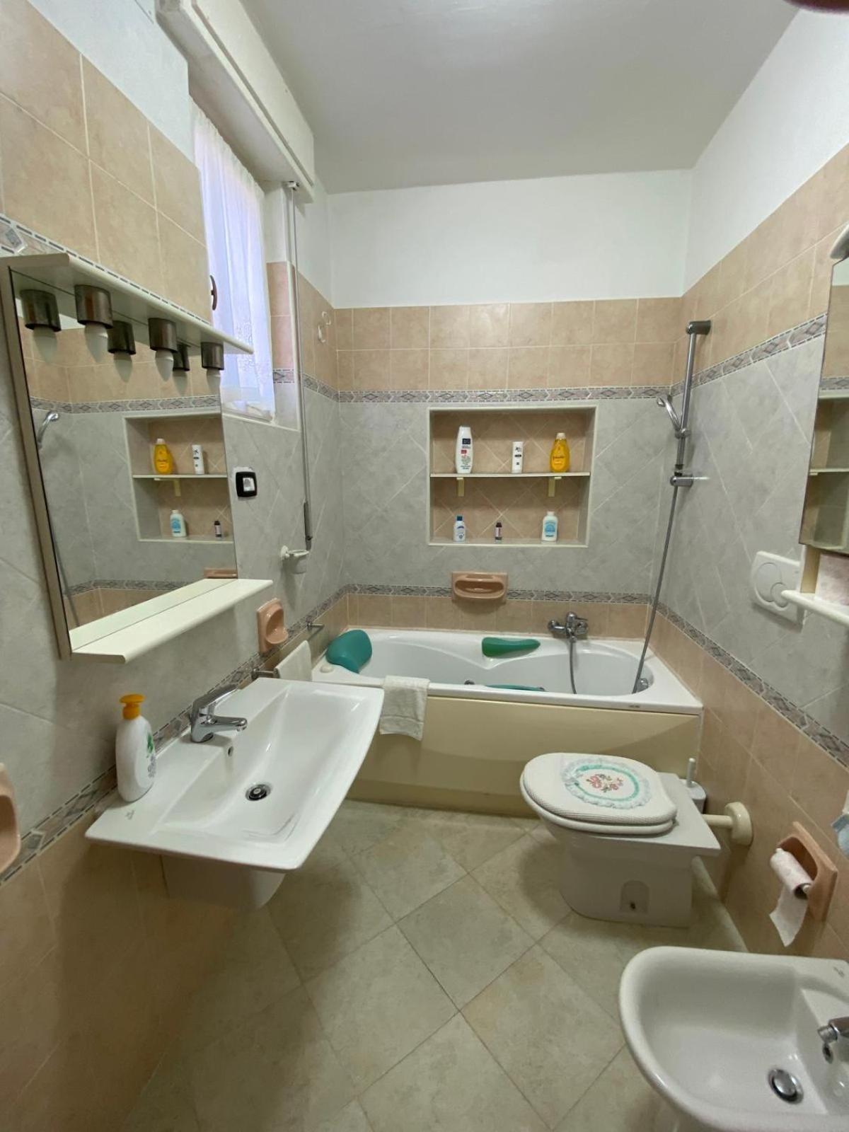 Lemon House Apartment Сасари Екстериор снимка